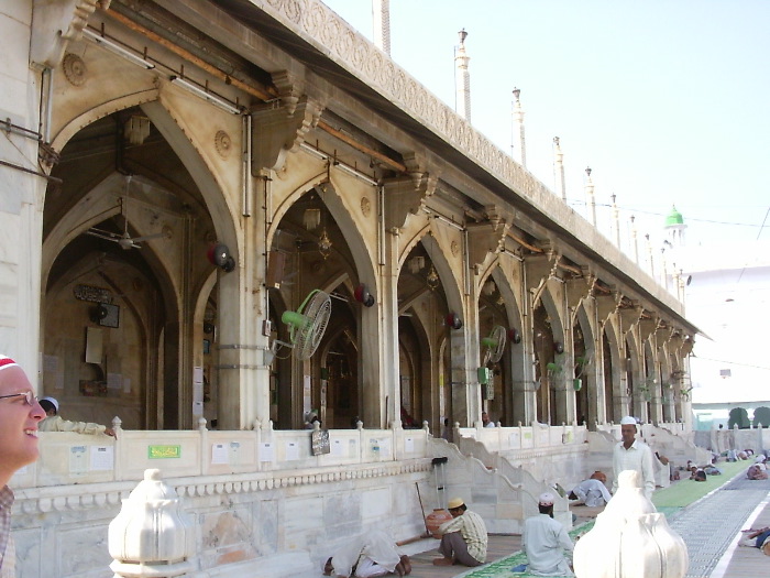 Un bâtiment dans le domaine du Dargah Sharif
