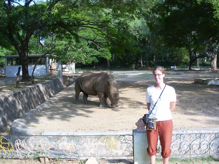 Hélène in front of the rhinoceros
