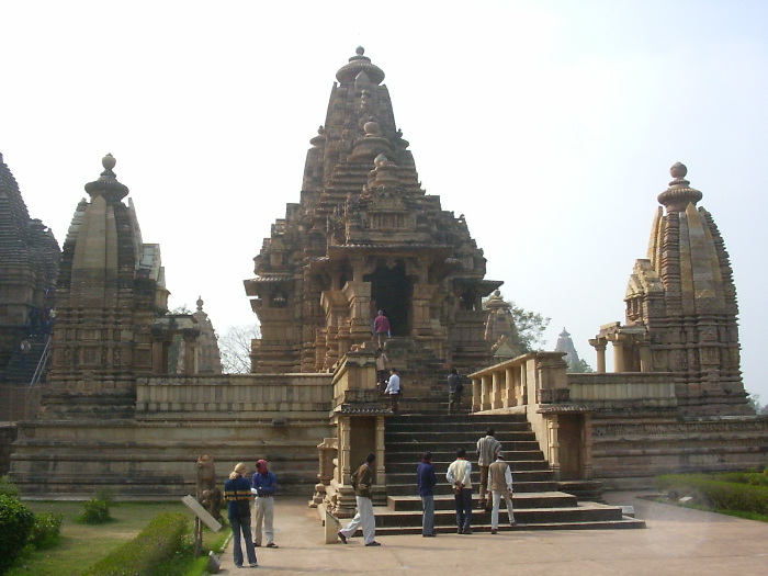 Le Lakshmana Temple