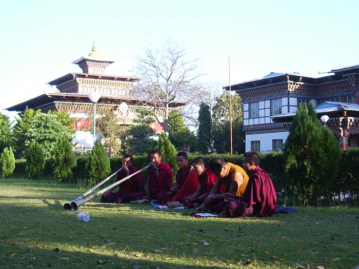 Monks in front of the monastery where we have stayed