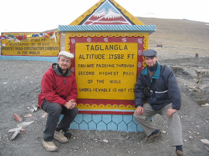 Sylvain & Matthias sur le deuxième plus haut col du monde (5328 m)