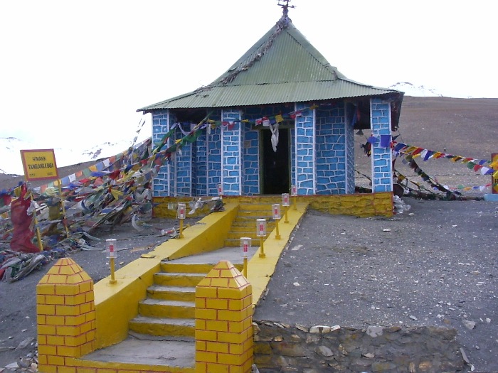 Temple bouddhiste sur le col