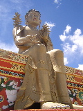 Un Bouddha géant