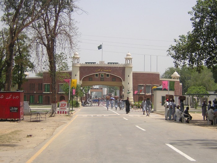 Pakistani gate
