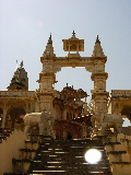 Portail du temple Mira