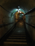 Un des nombreux tunnels creusés dans les collines de Naha durant la guerre