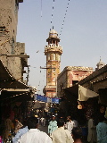 Rue menant à la mosquée Wazir Khan