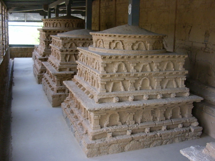 Sculpted stupas