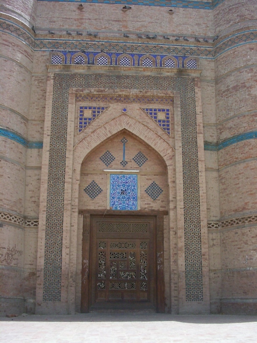 Tomb gate